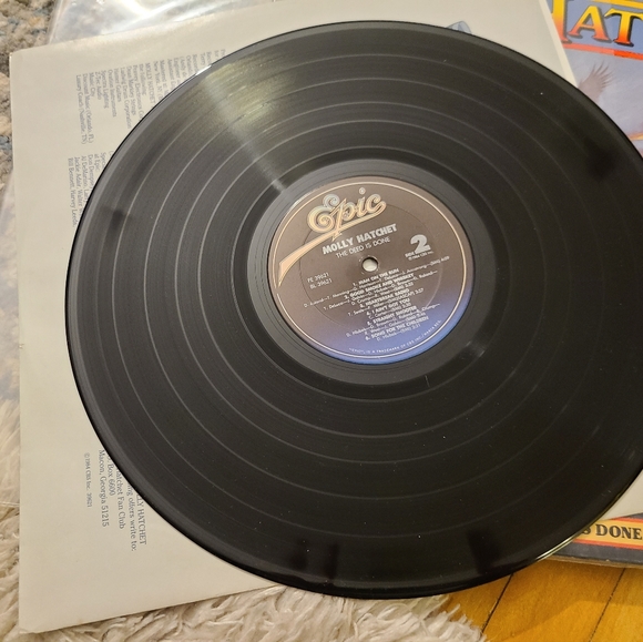 Molly Hatchet The Deed is Done vintage vinyl record album. Like new - Picture 3 of 11